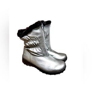 Sporto Salley Women’s Fur Lined Lug Soles Zip Up Snow Boots